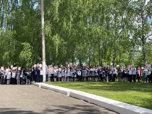 Линейка "Окончание года" во 2 корпусе 