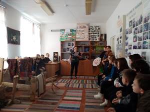 Экскурсия в школьный музей с.Красная Дубрава 
